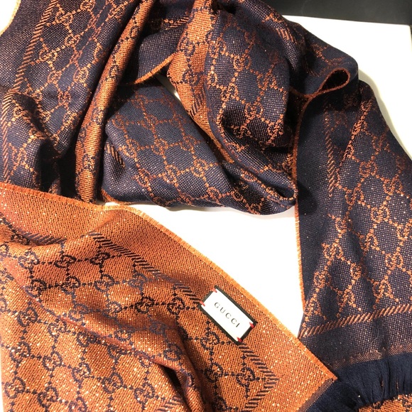2hrs sale❤️Gucci metallic shawl 💝 - Picture 6 of 10